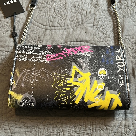 DKNY Purse - Picture 6 of 7